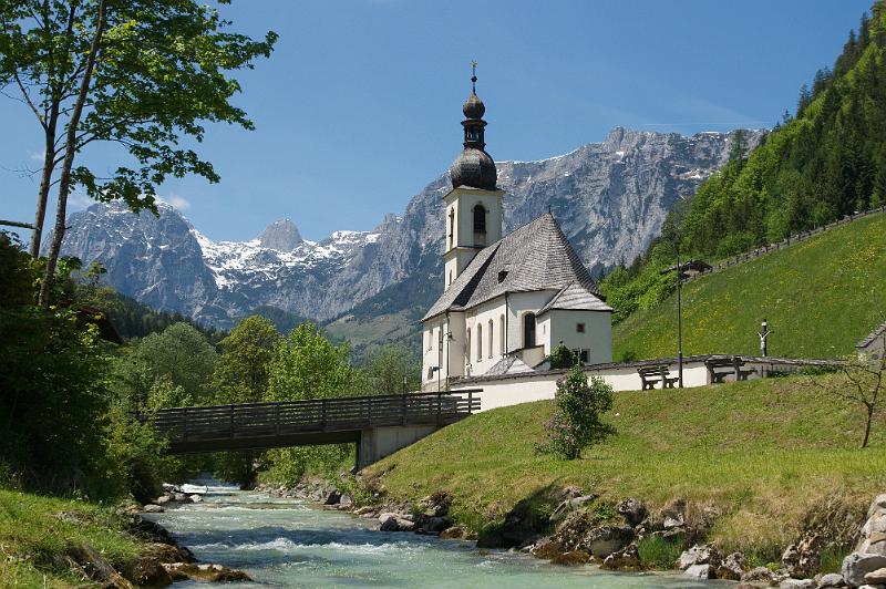 100524_T1334_ToterMann.jpg - Pfarrkirche St. Sebastian in Ramsau