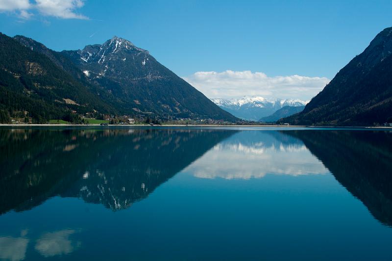 110417_T5185_Achensee.jpg - Blick von Pertisau Richtung Süden: Achensee, Maurach, Ebner Joch, Zillertaler Alpen