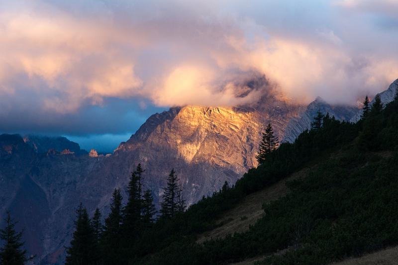 151108_0710_T04906_Schneibstein_hd.jpg - Morgenstimmung am Carl-von-Stahl-Haus